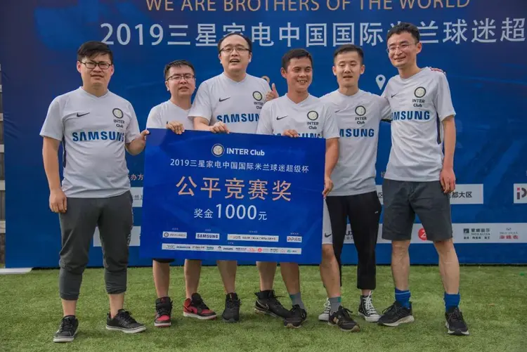 精彩比赛掀起球迷狂热激情，谁将夺魁
